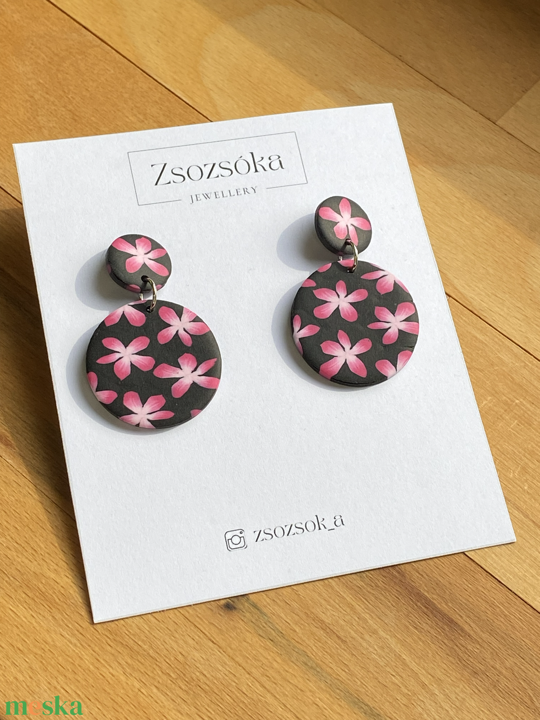 Black with Rose Flowers Fülbevalók - ékszer - fülbevaló - lógós kerek fülbevaló - Meska.hu
