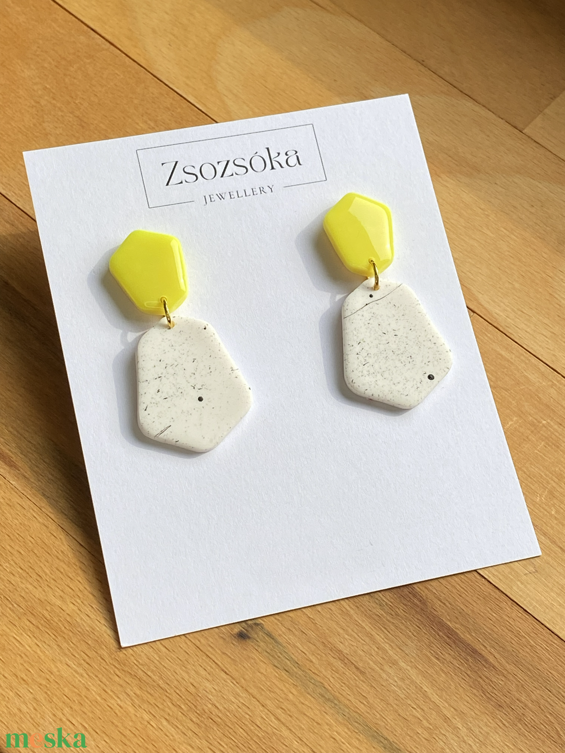 Neon and white spotted Geometric - ékszer - fülbevaló - lógó fülbevaló - Meska.hu