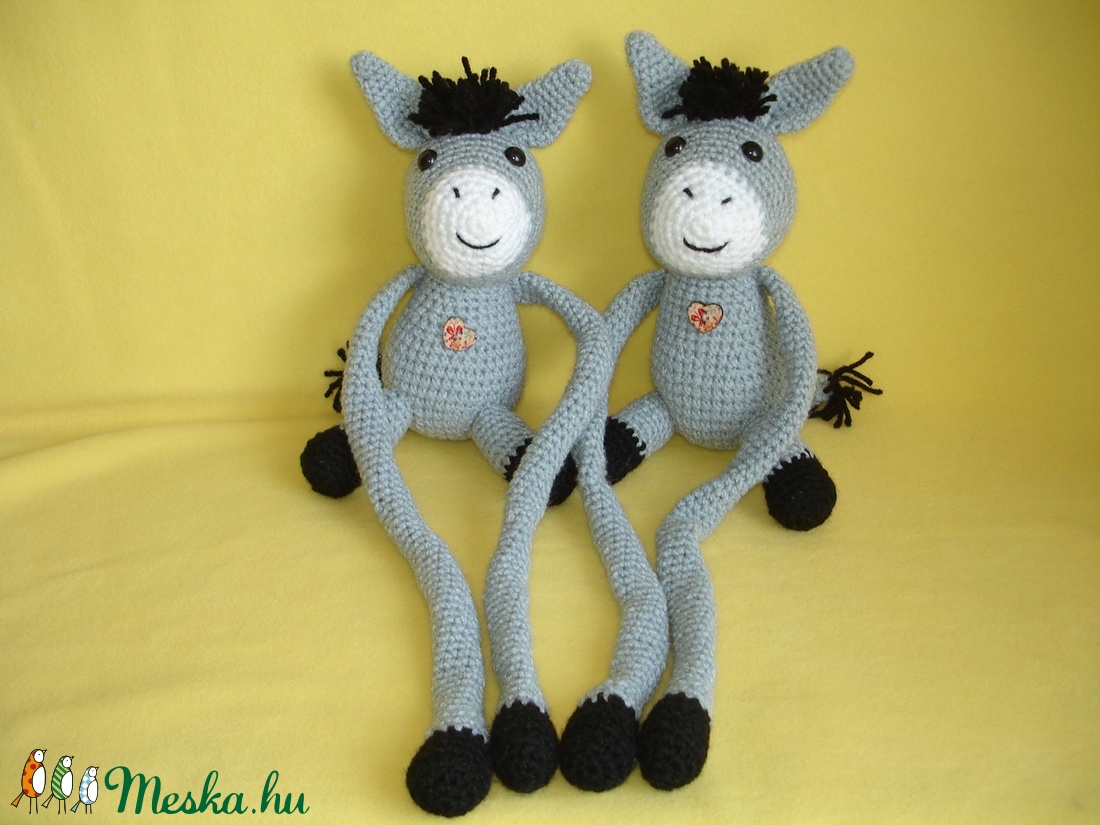 Függöny összekötő - függönyfogó horgolt játékfigura csacsi - otthon & életmód - lakástextil - függöny és kiegészítő - Meska.hu