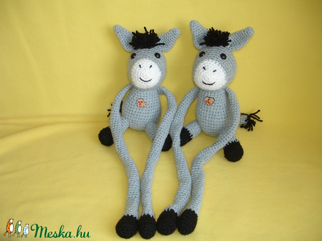 Függöny összekötő - függönyfogó horgolt játékfigura csacsi - otthon & életmód - lakástextil - függöny és kiegészítő - Meska.hu