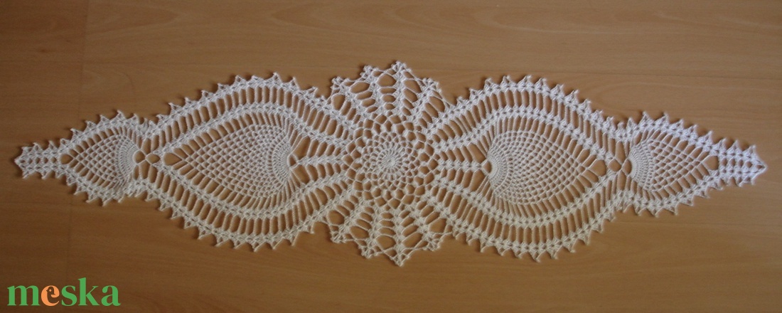 Fenyőág és ananász terítő horgolt különböző méretben és színben - otthon & életmód - dekoráció - asztal és polc dekoráció - horgolt & csipketerítő - Meska.hu