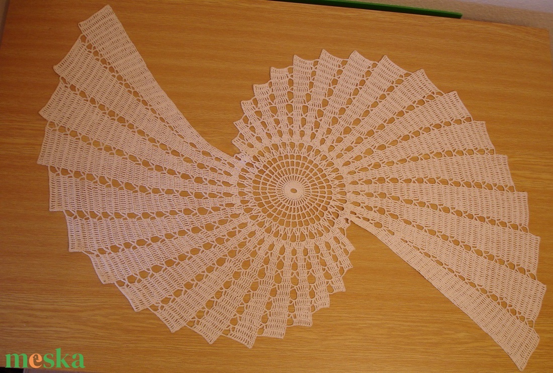 Fenyőág és ananász terítő horgolt különböző méretben és színben - otthon & életmód - dekoráció - asztal és polc dekoráció - horgolt & csipketerítő - Meska.hu