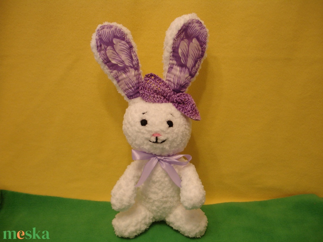 Nyuszi fehér puha fonálból horgolt figura - játék & sport - plüssállat & játékfigura - nyuszi - Meska.hu