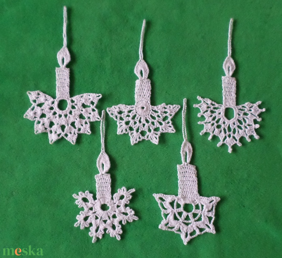 Karácsonyi  gyertya  horgolt fenyő dísz 5 db / garnitúra - karácsony - karácsonyi lakásdekoráció - karácsonyfadíszek - Meska.hu