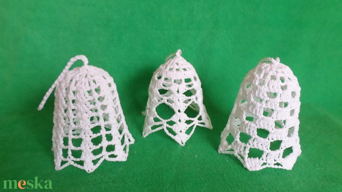 Horgolt Karácsonyi harangok  3db/garnitúra rendelésre - karácsony - karácsonyi lakásdekoráció - karácsonyfadíszek - Meska.hu