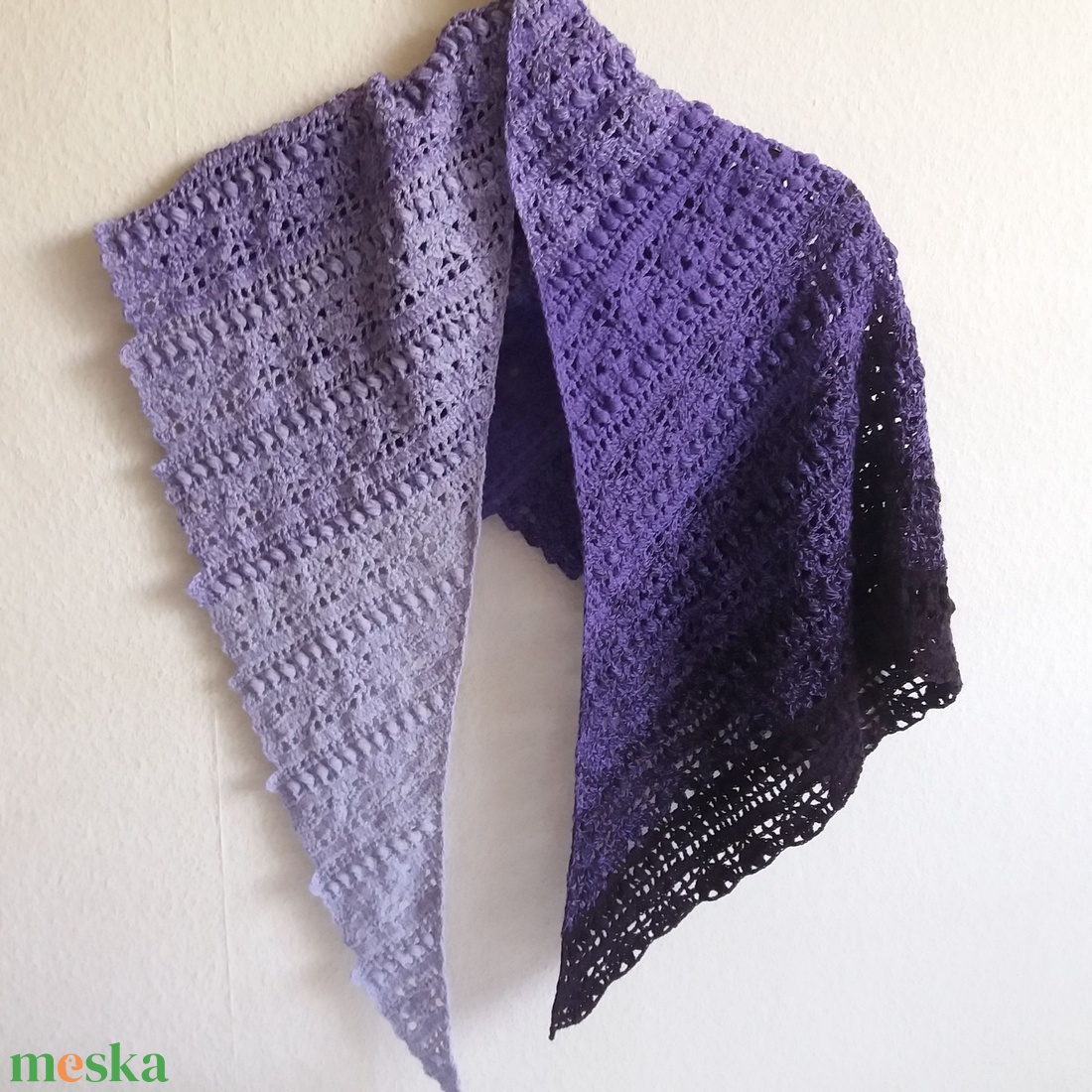 Csipke és bogyó mintás tavaszi vállkendő lila színátmenetes - ruha & divat - sál, sapka, kendő - vállkendő - Meska.hu