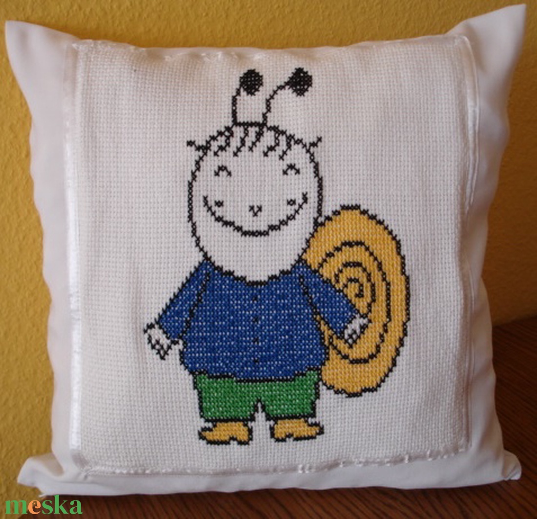 Keresztszemes párna huzat Bogyó mesefigura mintával - otthon & életmód - lakástextil - párna & párnahuzat - Meska.hu