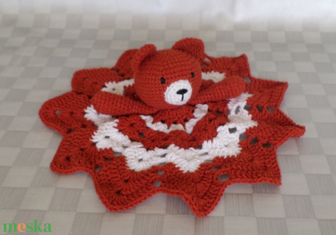 Szundikendő, babarongyi maci amigurumi figurával - játék & sport - 3 éves kor alattiaknak - alvóka & rongyi - Meska.hu