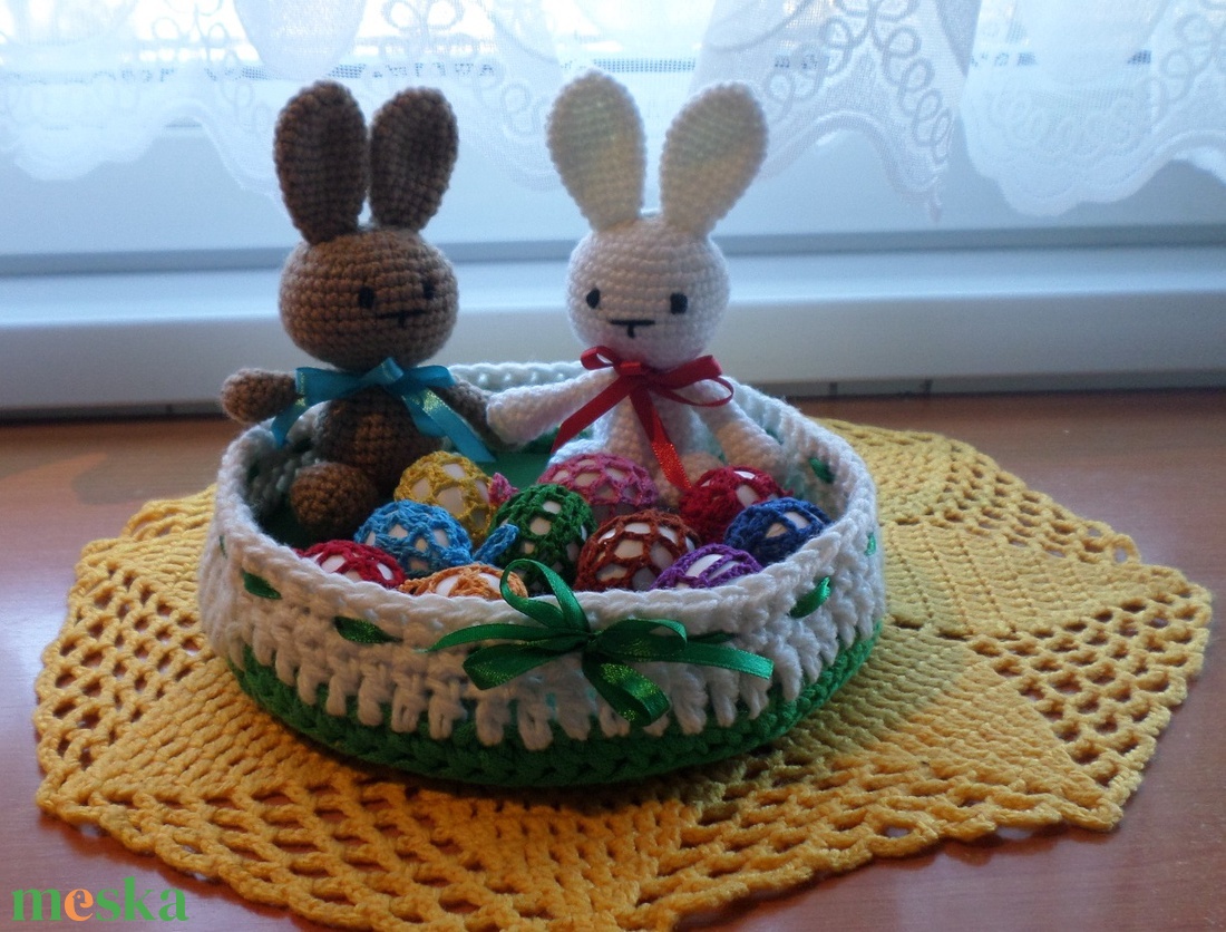 Húsvét asztali dísz nyuszi és tojás kosárban rendelhető - otthon & életmód - dekoráció - asztal és polc dekoráció - asztaldísz - Meska.hu