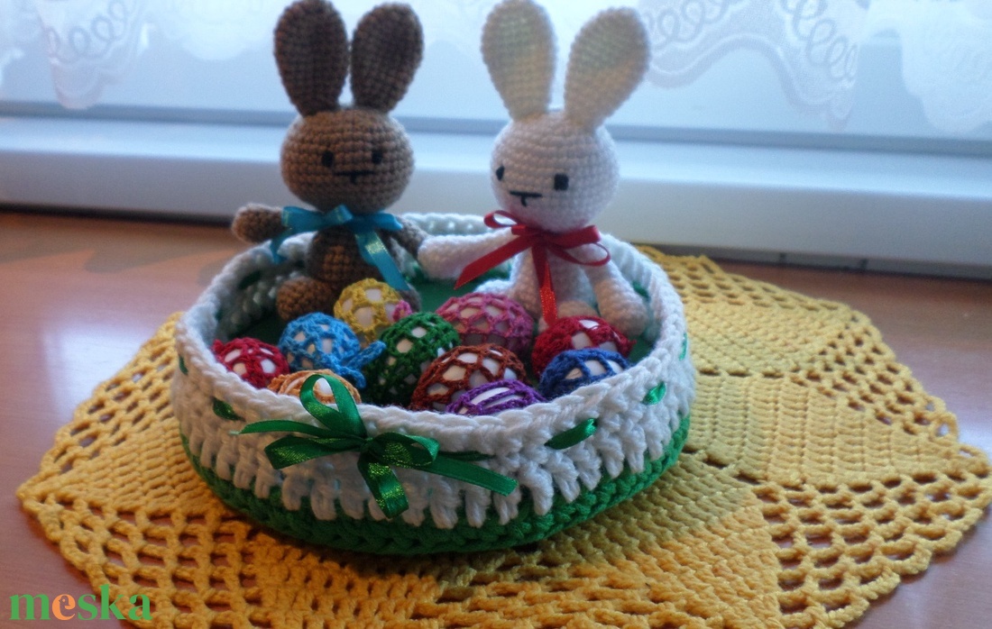 Húsvét asztali dísz nyuszi és tojás kosárban rendelhető - otthon & életmód - dekoráció - asztal és polc dekoráció - asztaldísz - Meska.hu