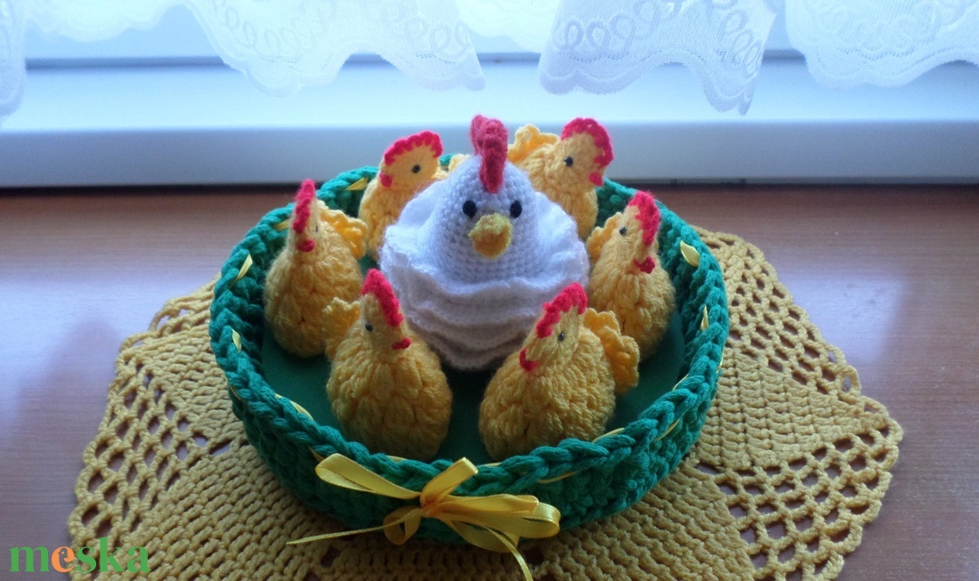 Húsvét asztali dísz tyúk, csibe,  kosárban rendelhető - otthon & életmód - dekoráció - asztal és polc dekoráció - asztaldísz - Meska.hu