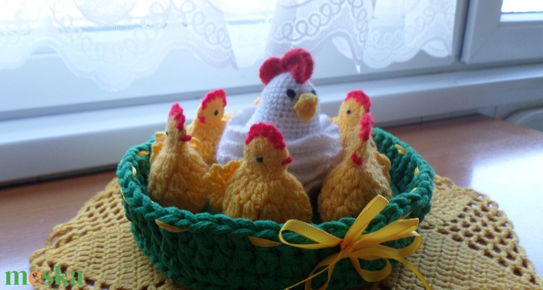 Húsvét asztali dísz tyúk, csibe,  kosárban rendelhető - otthon & életmód - dekoráció - asztal és polc dekoráció - asztaldísz - Meska.hu
