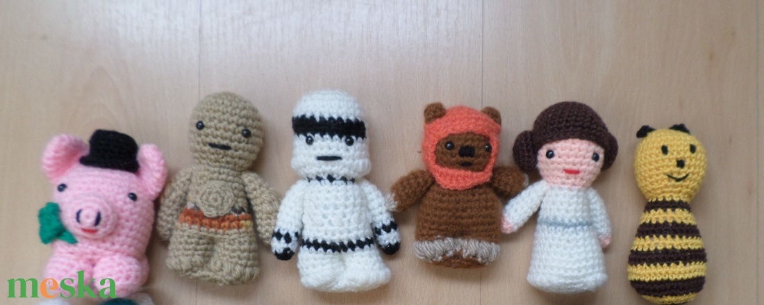 Kis figurák amigurumi egyben eladó 11 db - játék & sport - készségfejlesztő és logikai játék - toronyépítő- és egyensúlyozó játékok - Meska.hu
