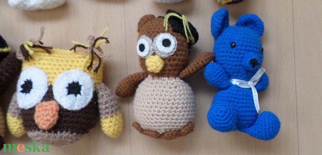 Kis figurák amigurumi egyben eladó 11 db - játék & sport - készségfejlesztő és logikai játék - toronyépítő- és egyensúlyozó játékok - Meska.hu