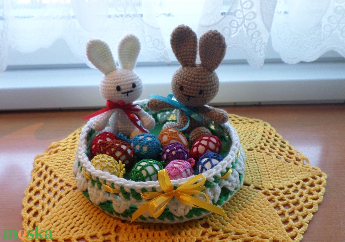 Húsvét asztali dísz nyuszi és tojás kosárban rendelhető - otthon & életmód - dekoráció - asztal és polc dekoráció - asztaldísz - Meska.hu