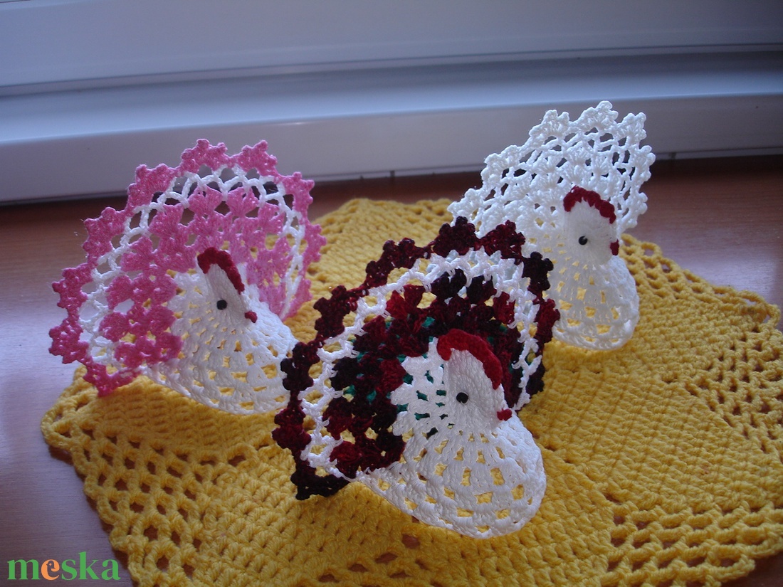 Húsvét horgolt tyúk 3 db - otthon & életmód - dekoráció - asztal és polc dekoráció - asztaldísz - Meska.hu