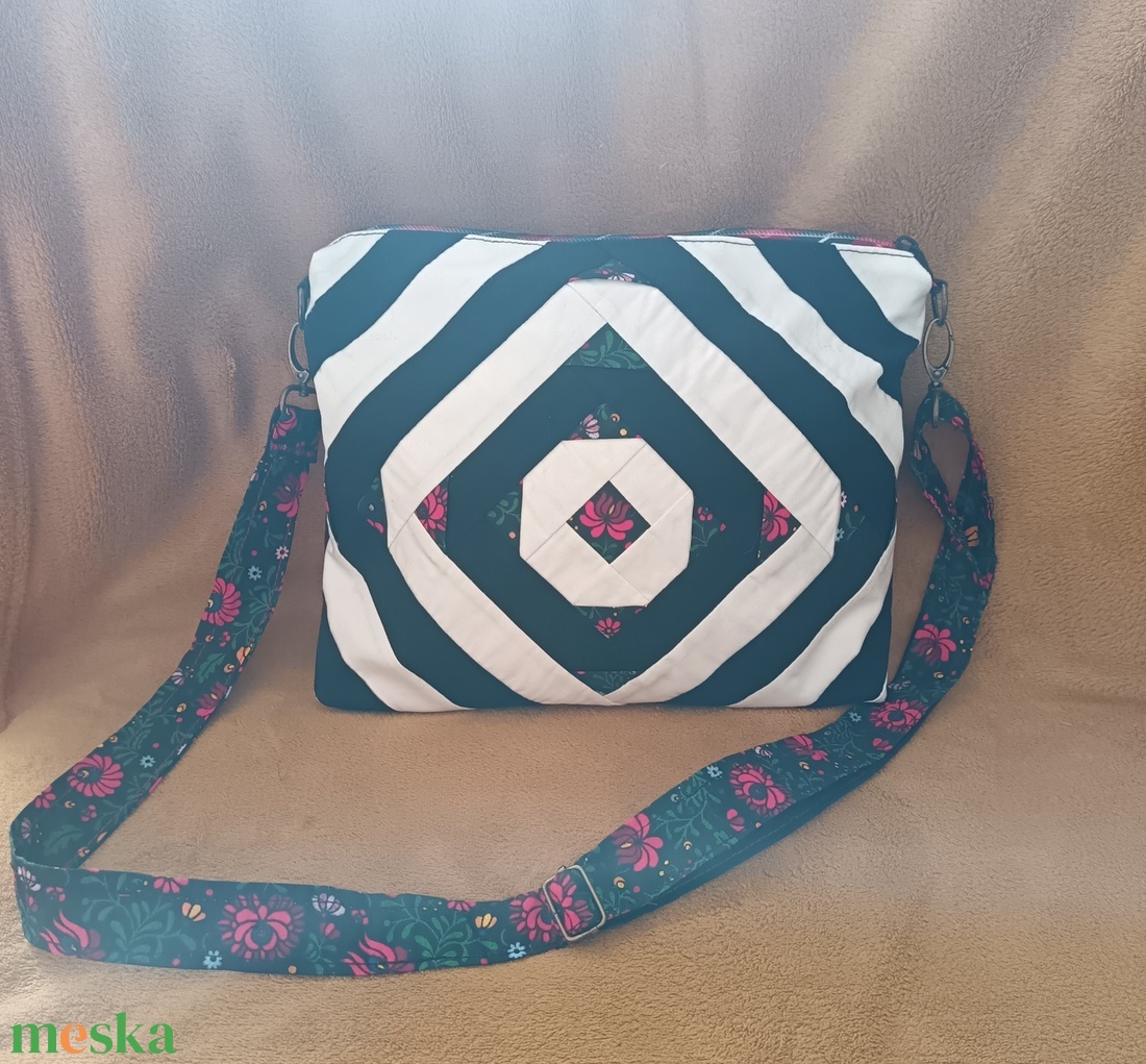 Klasszikus - táska & tok - kézitáska & válltáska - vállon átvethető táska - Meska.hu