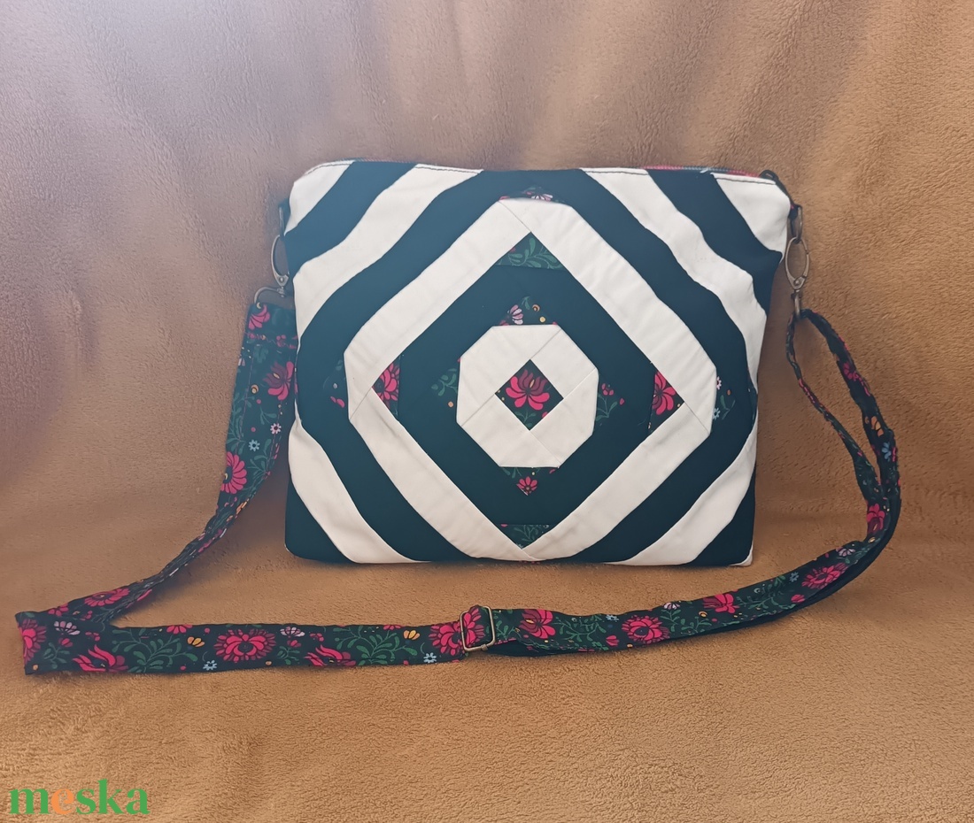 Klasszikus - táska & tok - kézitáska & válltáska - vállon átvethető táska - Meska.hu