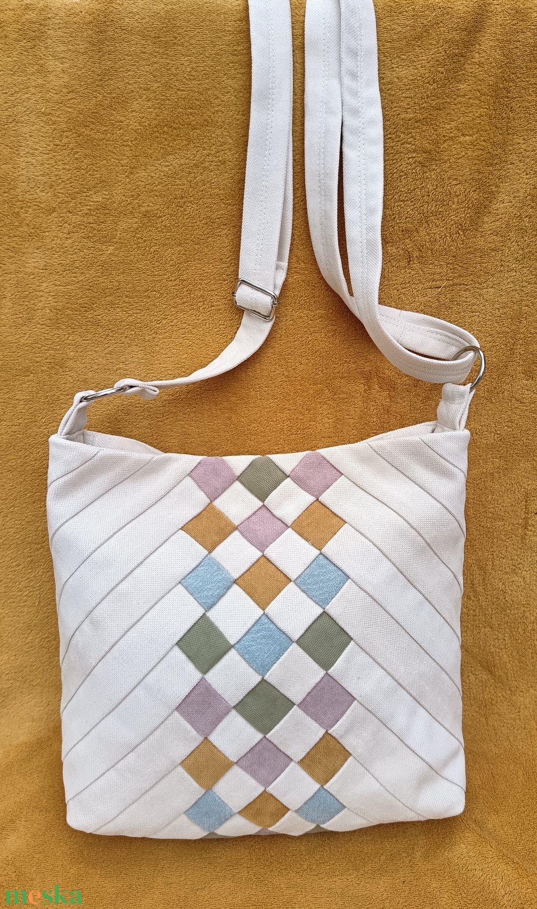 Ekrü szépség (vállon átvethető táska) - táska & tok - kézitáska & válltáska - vállon átvethető táska - Meska.hu