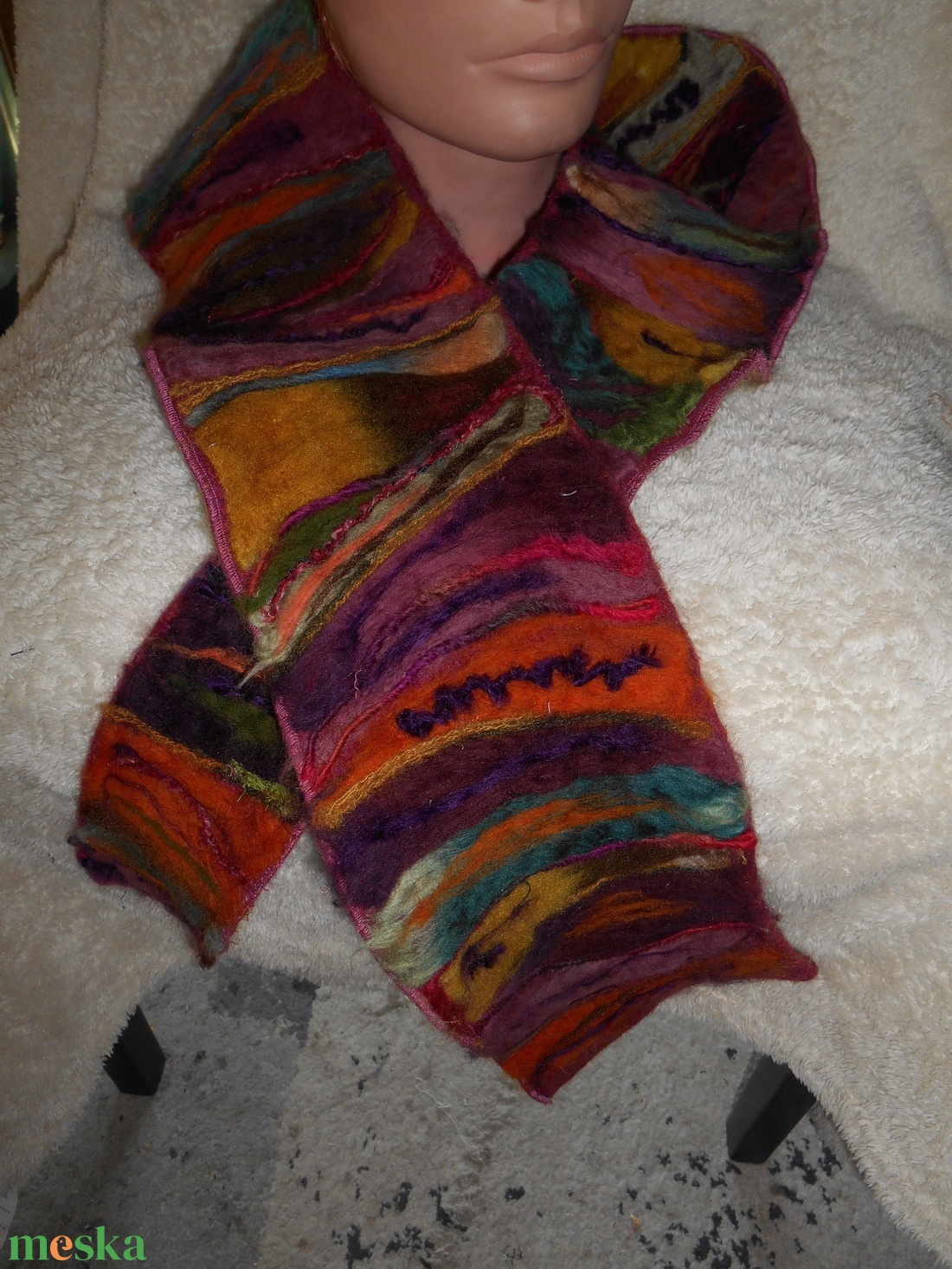 Tűnemezelt sál /nemez sál/ Télen is színesen/needle felting - ruha & divat - sál, sapka, kendő - sál - Meska.hu