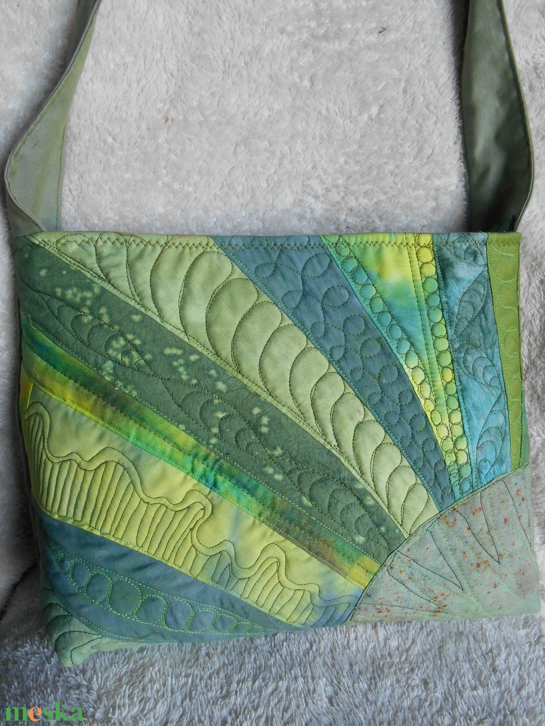 Tavaszi válltáska / zöld táska / cérnarajzos zöld táska - táska & tok - kézitáska & válltáska - válltáska - Meska.hu