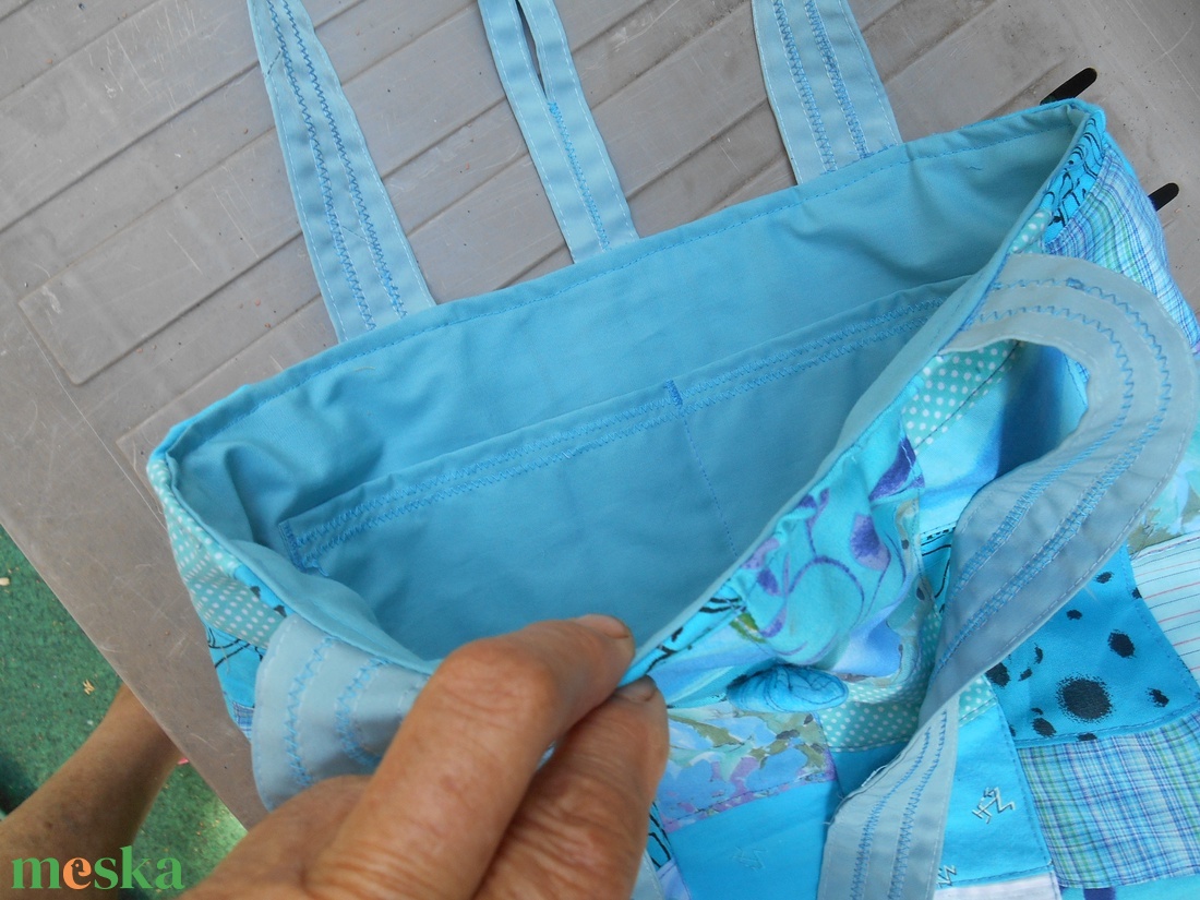 Türkiz mozaik táska / Patchwork szatyor / Zero Waste - táska & tok - kézitáska & válltáska - vállon átvethető táska - Meska.hu Türkiz mozaik táska / Patchwork szatyor / Zero Waste - táska & tok - kézitáska & válltáska - vállon átvethető táska - Meska.hu