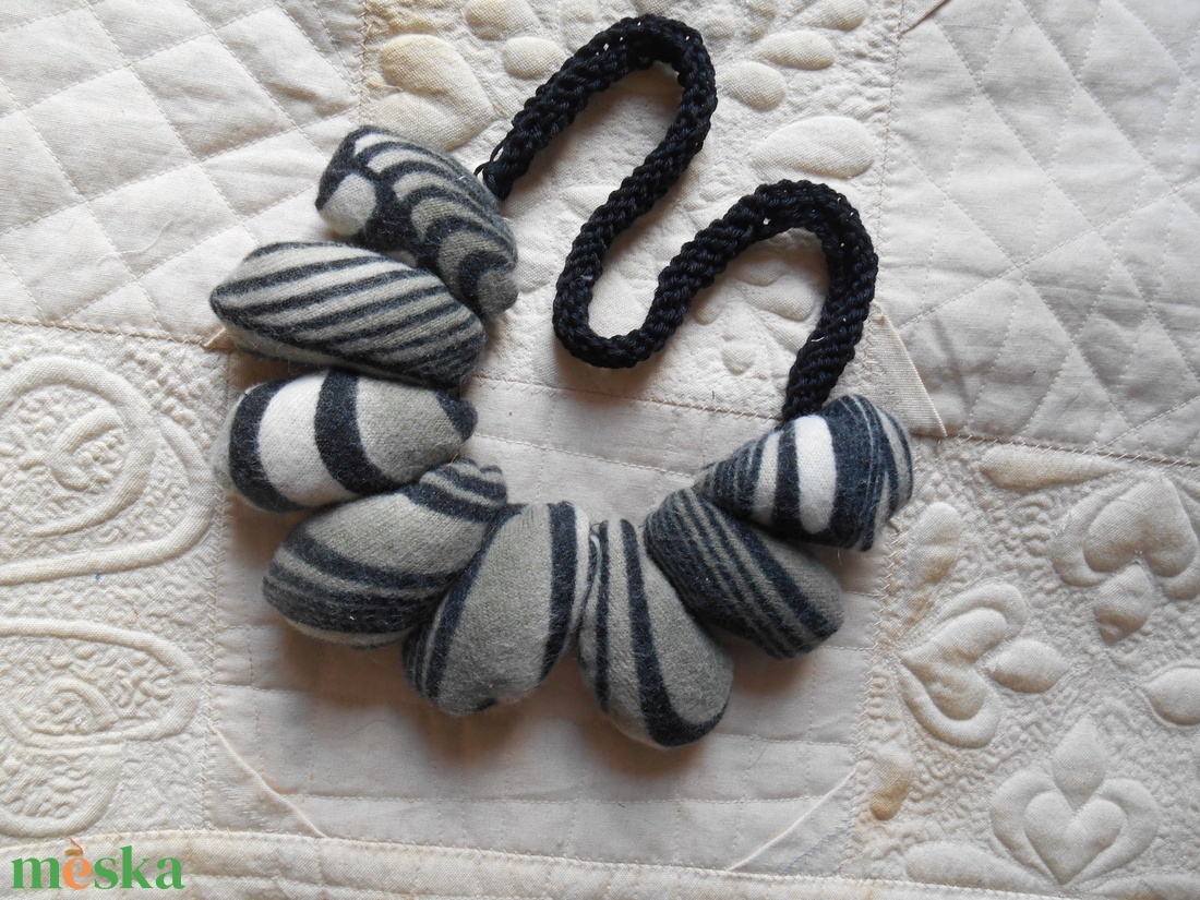 Kavicsos nyaklánc/ Textilnyaklánc /textli nyakék - ékszer - nyaklánc - medálos nyaklánc - Meska.hu