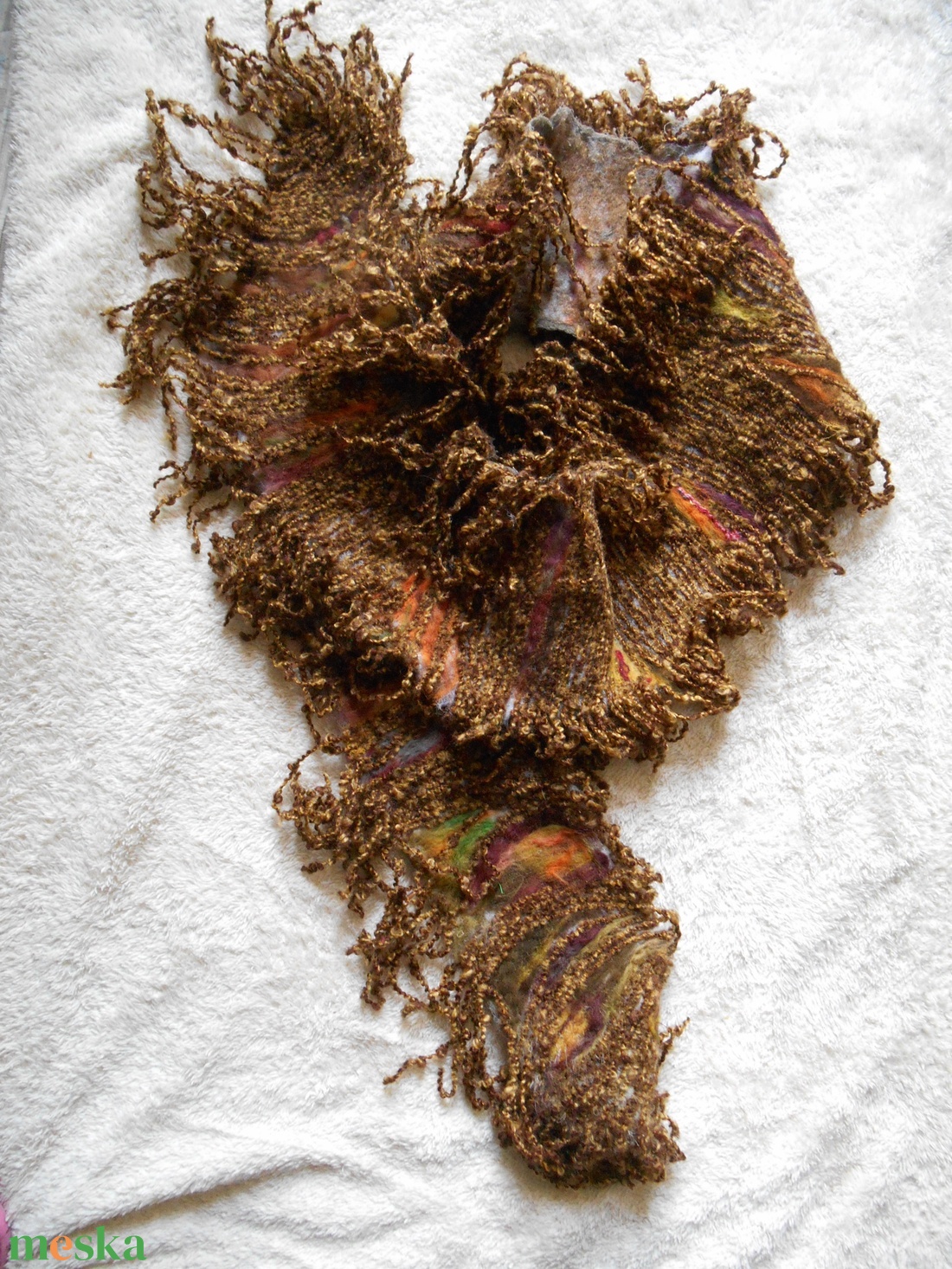 Tűnemezelt sál / különleges sál / nemezsál - ruha & divat - sál, sapka, kendő - vállkendő - Meska.hu