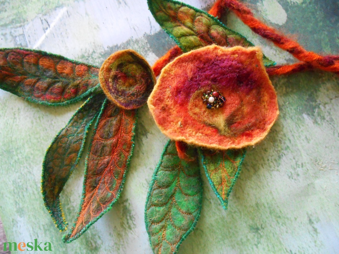 Nyaklánc/ nyakék / nemezelt nyakék /virágos-leveles nyakék - ékszer - nyaklánc - medálos nyaklánc - Meska.hu