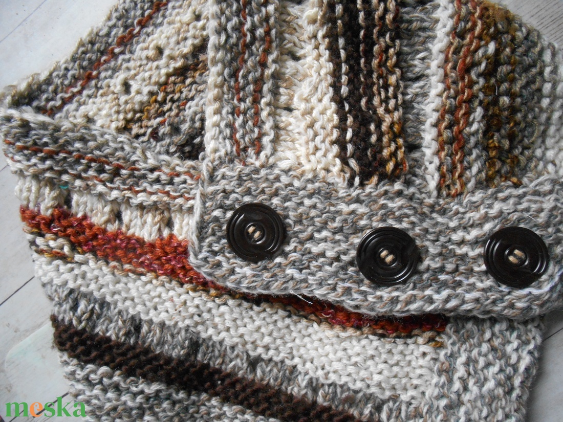 Swing kötött sál/ Kötött sál/Különleges sál/ Gombos sál - ruha & divat - sál, sapka, kendő - sapka - Meska.hu