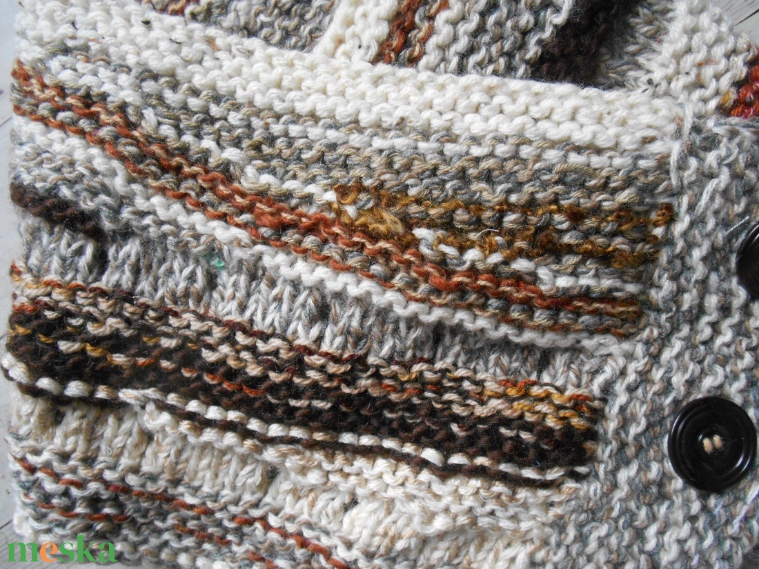 Swing kötött sál/ Kötött sál/Különleges sál/ Gombos sál - ruha & divat - sál, sapka, kendő - sapka - Meska.hu