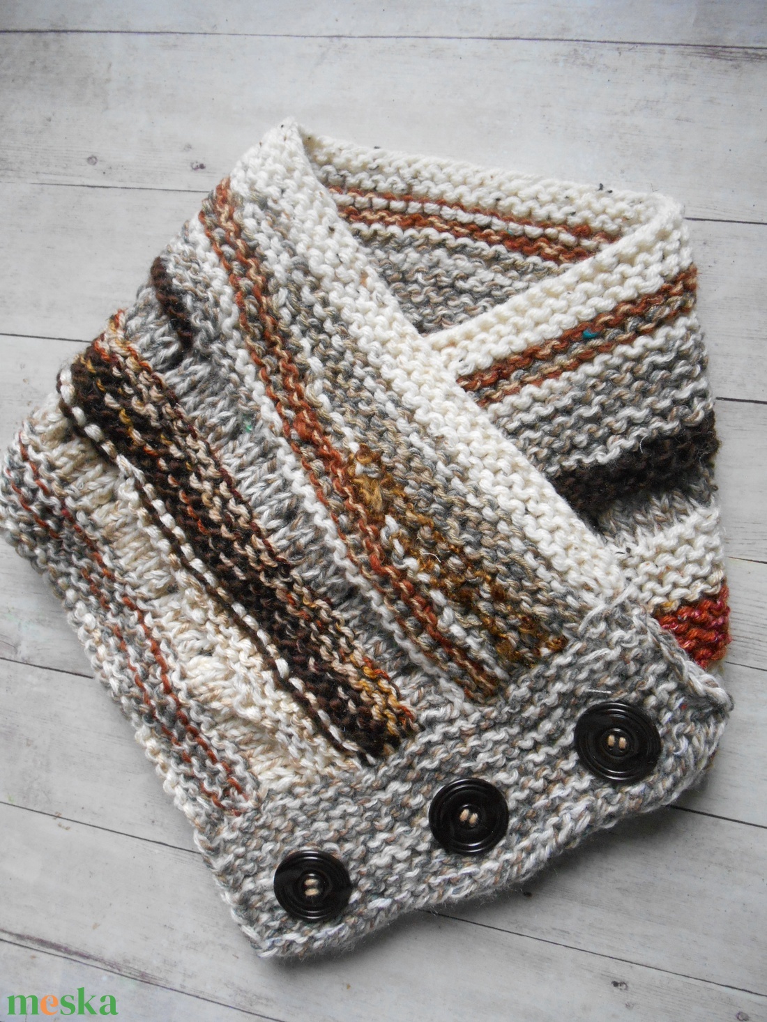 Swing kötött sál/ Kötött sál/Különleges sál/ Gombos sál - ruha & divat - sál, sapka, kendő - sapka - Meska.hu