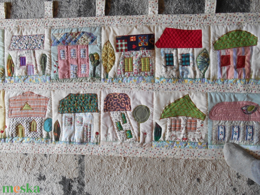 Falvédő / házikós falvédő / gyerekszobai falvédő /különleges falvédő/ egyedi favédő - baba - mama - babaszoba dekoráció - falvédő gyerekszobába - Meska.hu