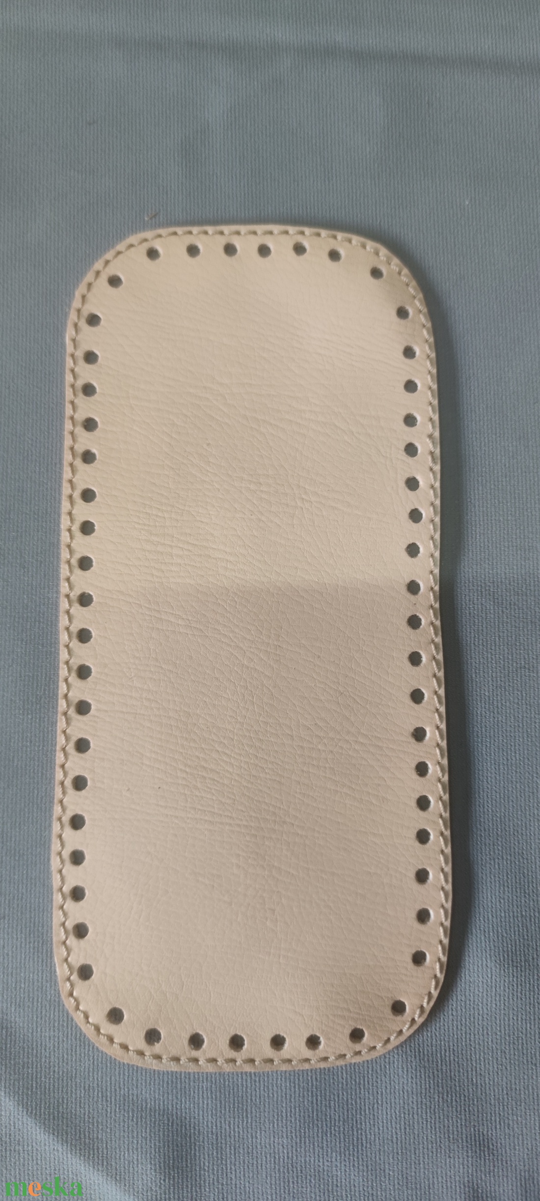 Horgolható alap. Bézs. 23x10 cm - kellékek & szerszámok - szerszámok, eszközök - eszköz kötéshez, horgoláshoz - Meska.hu