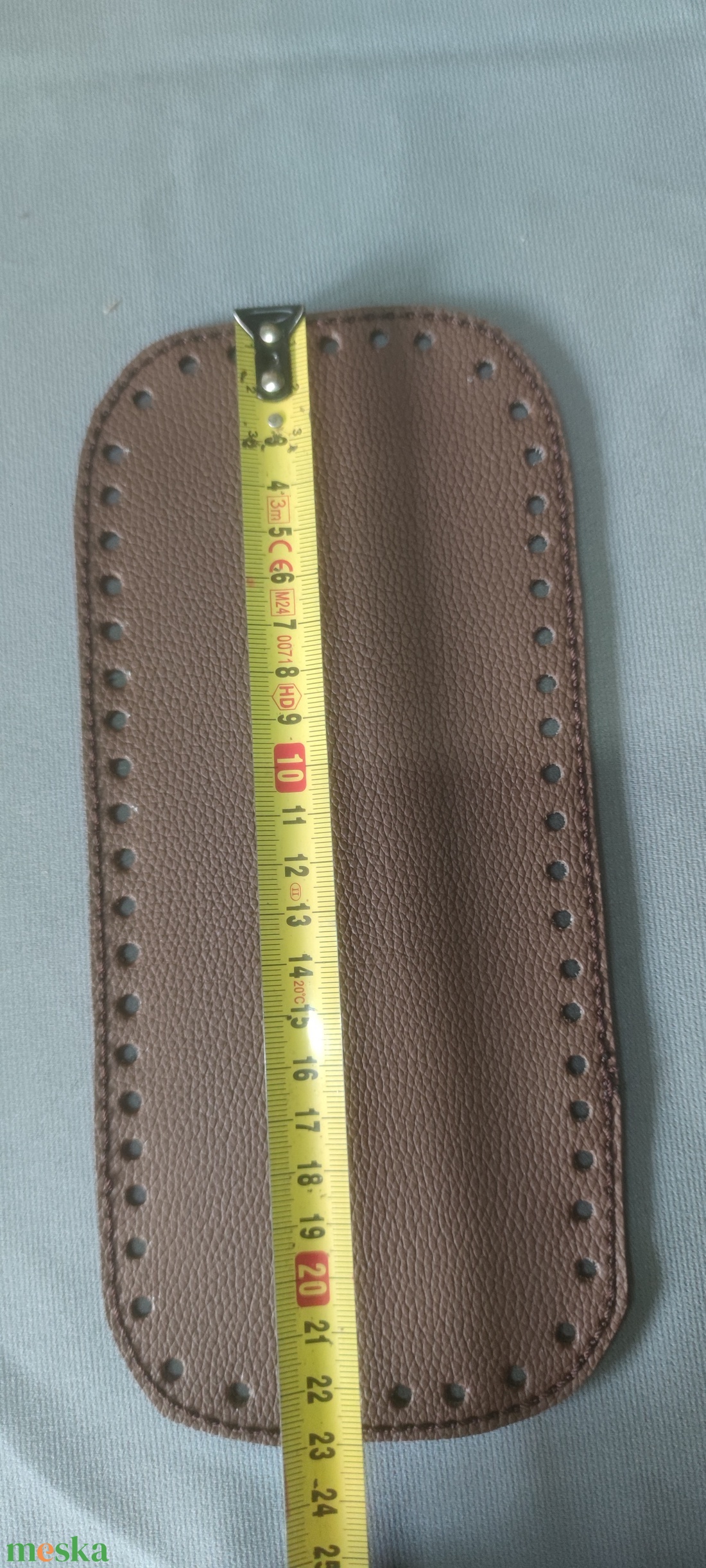 Horgolható alap. Sötétbarna. Ovális. 23x10 cm - kellékek & szerszámok - szerszámok, eszközök - eszköz kötéshez, horgoláshoz - Meska.hu