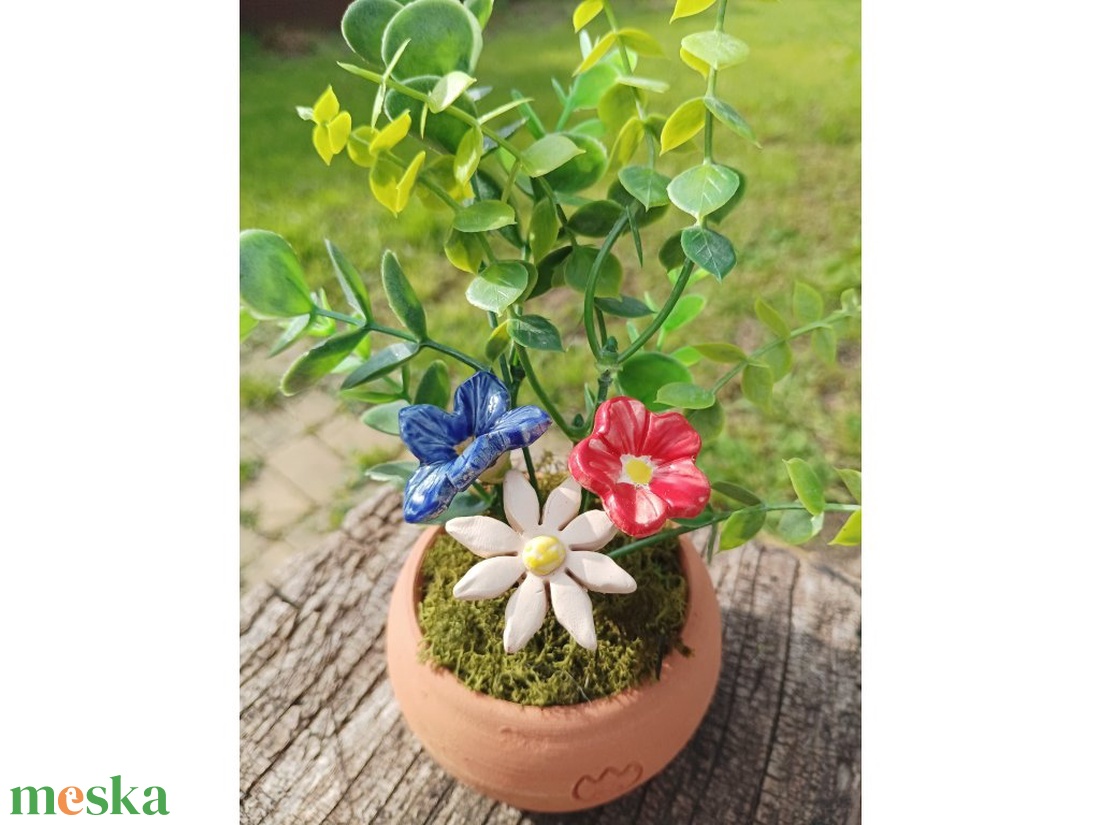 Ibolya-primula-margaréta kerámiavirág kaspóban - művészet - Meska.hu