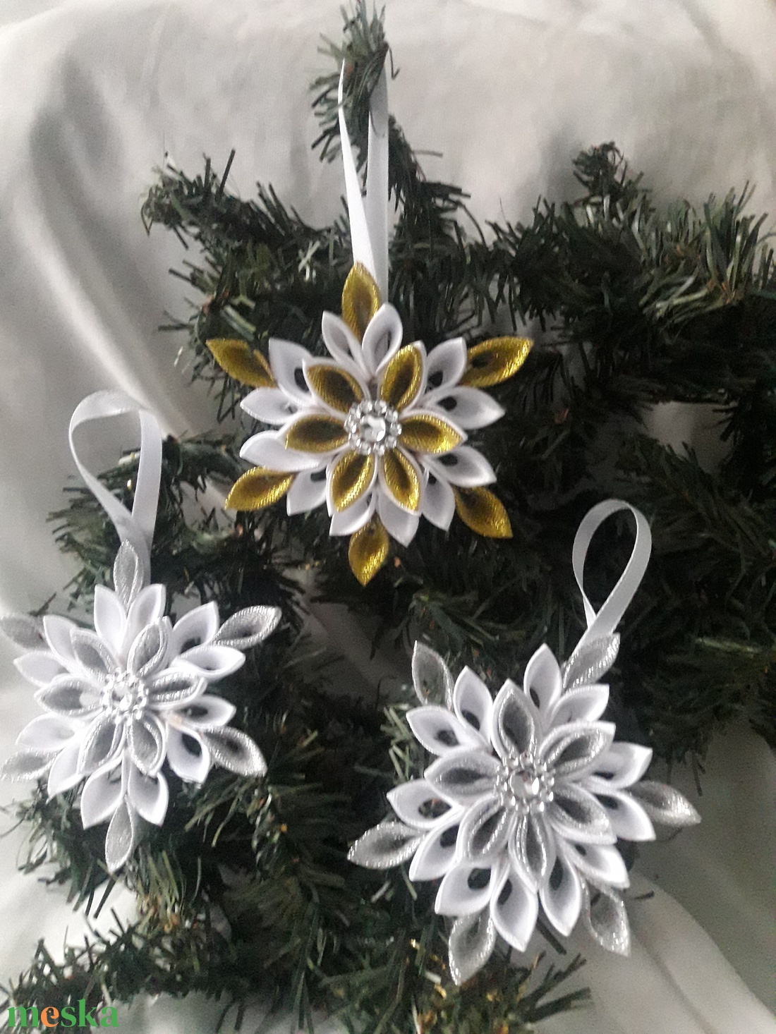 Kanzashi csillag karácsonyra - karácsony - karácsonyi lakásdekoráció - karácsonyfadíszek - Meska.hu Kanzashi csillag karácsonyra - karácsony - karácsonyi lakásdekoráció - karácsonyfadíszek - Meska.hu