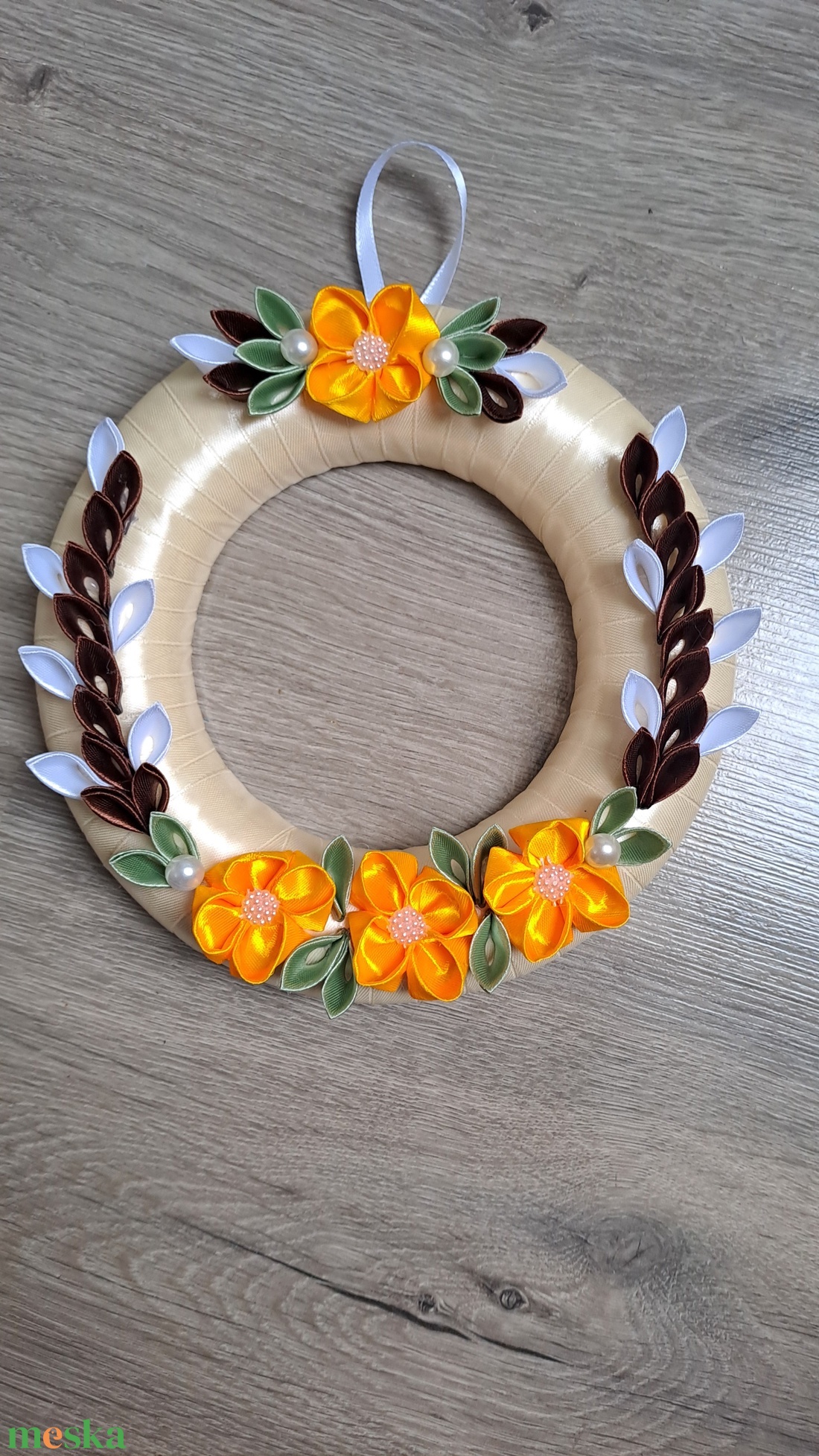 Kanzashi ajtódísz- ünnep , húsvét , tavasz  - otthon & életmód - dekoráció - ajtó- és ablak dekoráció - ajtódísz & kopogtató - Meska.hu