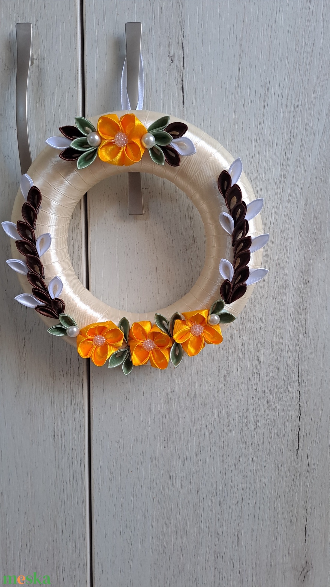 Kanzashi ajtódísz- ünnep , húsvét , tavasz  - otthon & életmód - dekoráció - ajtó- és ablak dekoráció - ajtódísz & kopogtató - Meska.hu