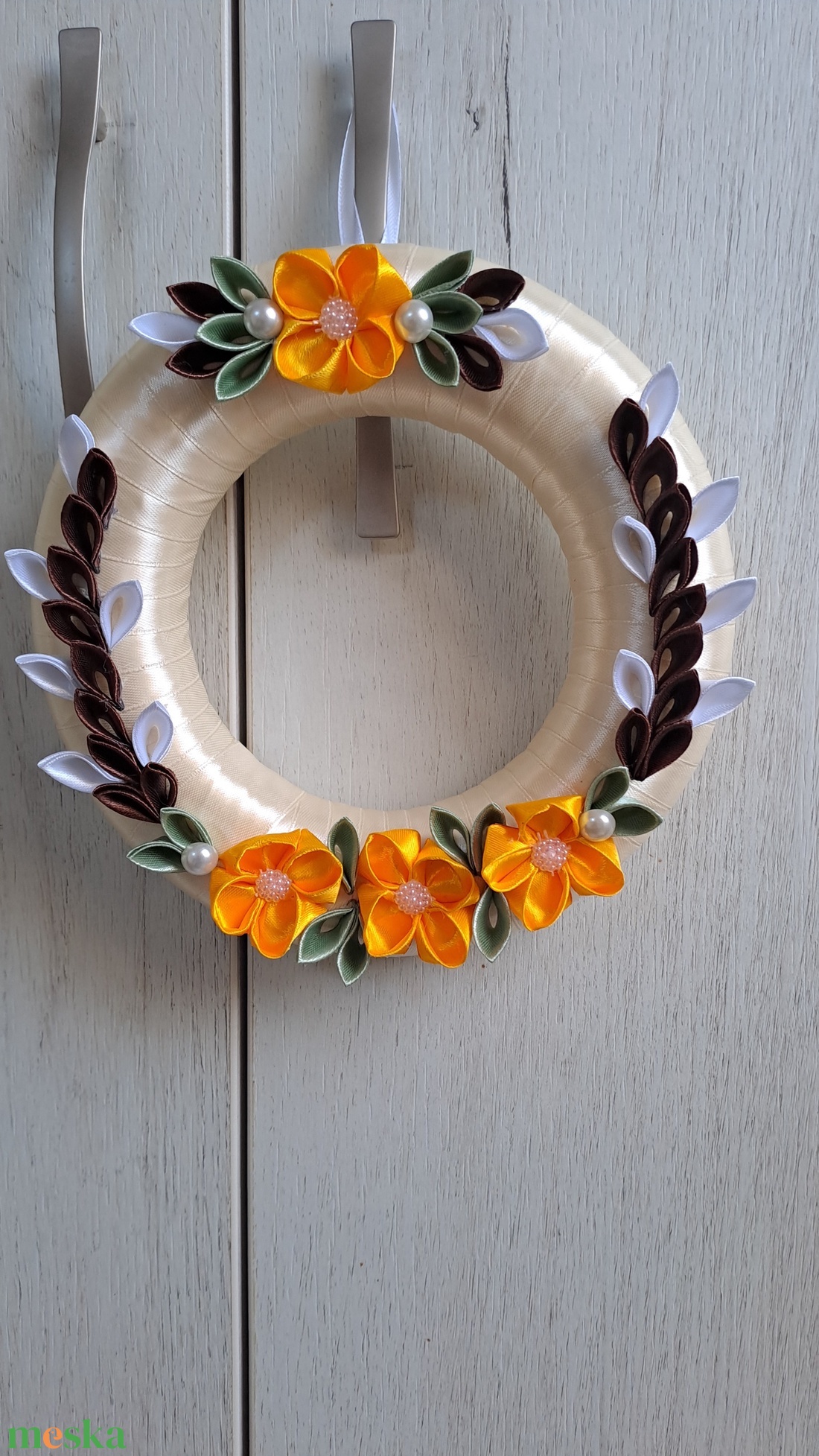 Kanzashi ajtódísz- ünnep , húsvét , tavasz  - otthon & életmód - dekoráció - ajtó- és ablak dekoráció - ajtódísz & kopogtató - Meska.hu