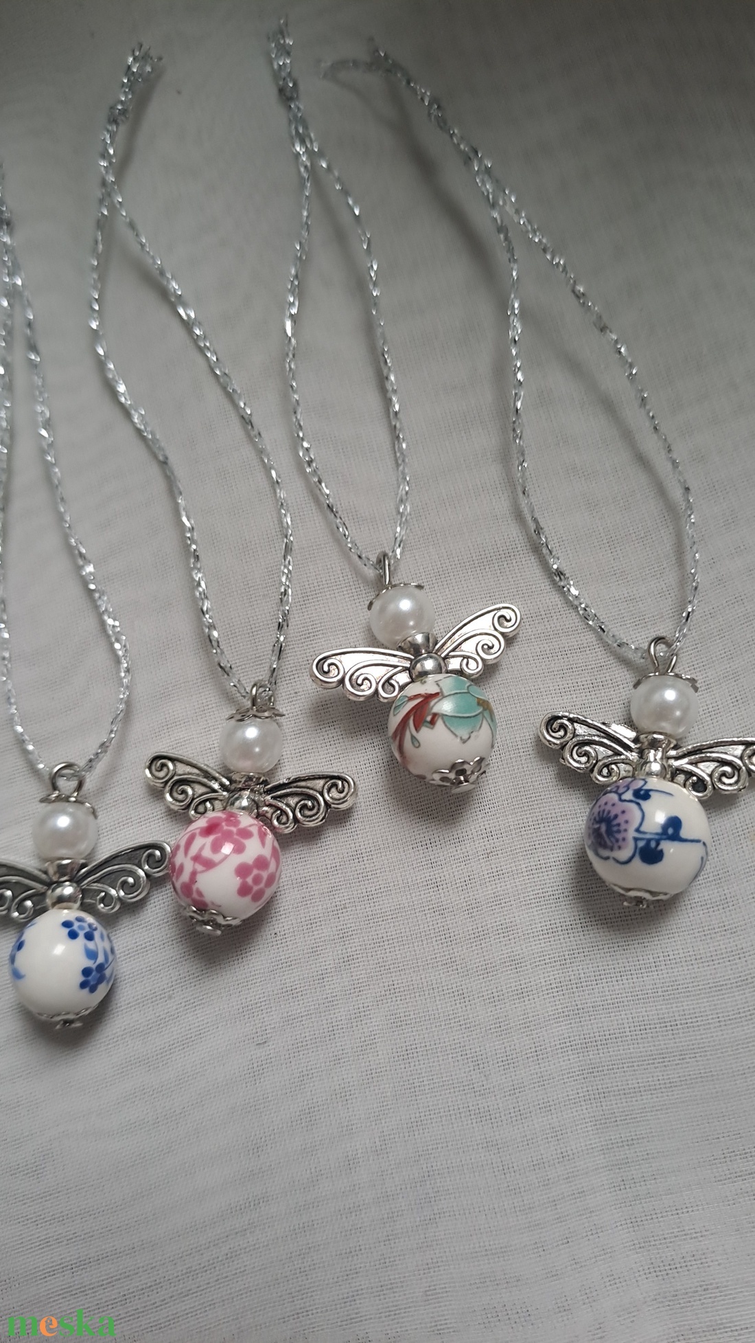 Vegyes festett kerámia gyöngyös angyalkák - karácsony - karácsonyi ajándékozás - karácsonyi képeslap, üdvözlőlap, ajándékkísérő - Meska.hu