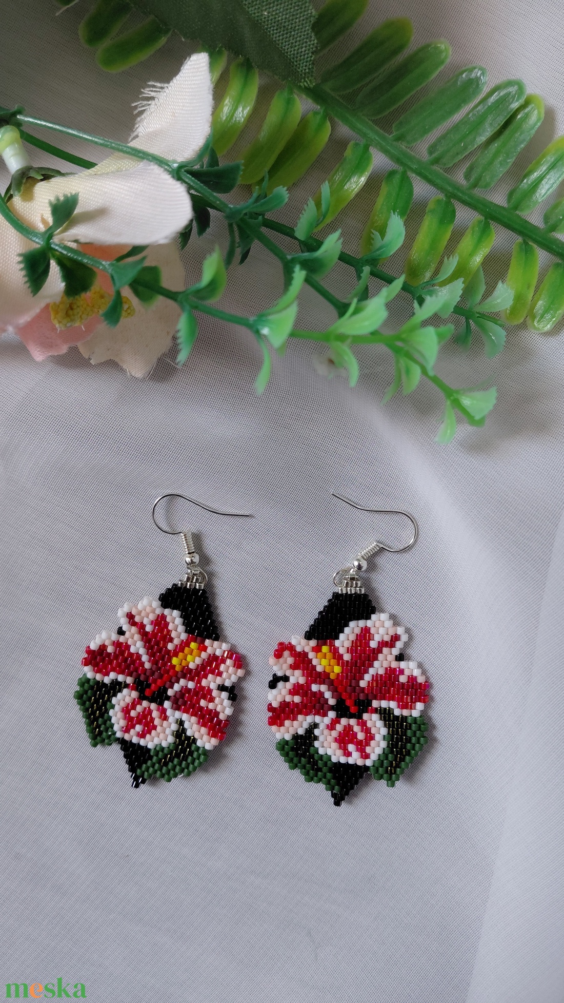 Hibiszkus   lógós fülbevaló  - ékszer - fülbevaló - lógó fülbevaló - Meska.hu
