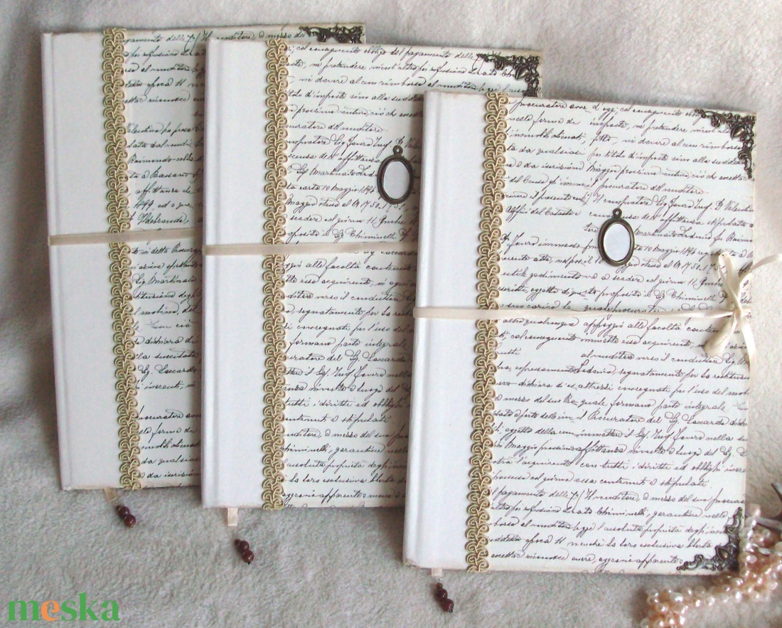 EMLÉKKÖNYV - A klasszikus - A/4-es méretben -  - Meska.hu