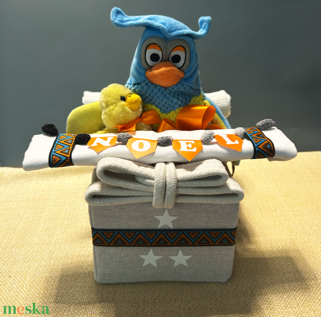 BAGOLY-REPCSI bababox, névre szóló babalátogató pelenkatorta, babaüdvözlő ajándék - baba - mama - pelenkázó, babafürdető kellékek - pelenkatorta - Meska.hu
