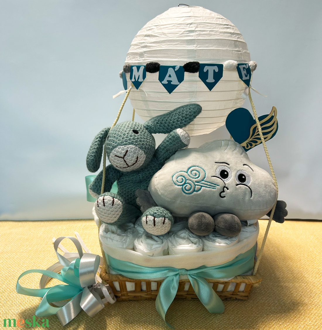 FELLEGEKBEN bababox, névre szóló babalátogató pelenkatorta, babaüdvözlő ajándék - baba - mama - pelenkázó, babafürdető kellékek - pelenkatorta - Meska.hu