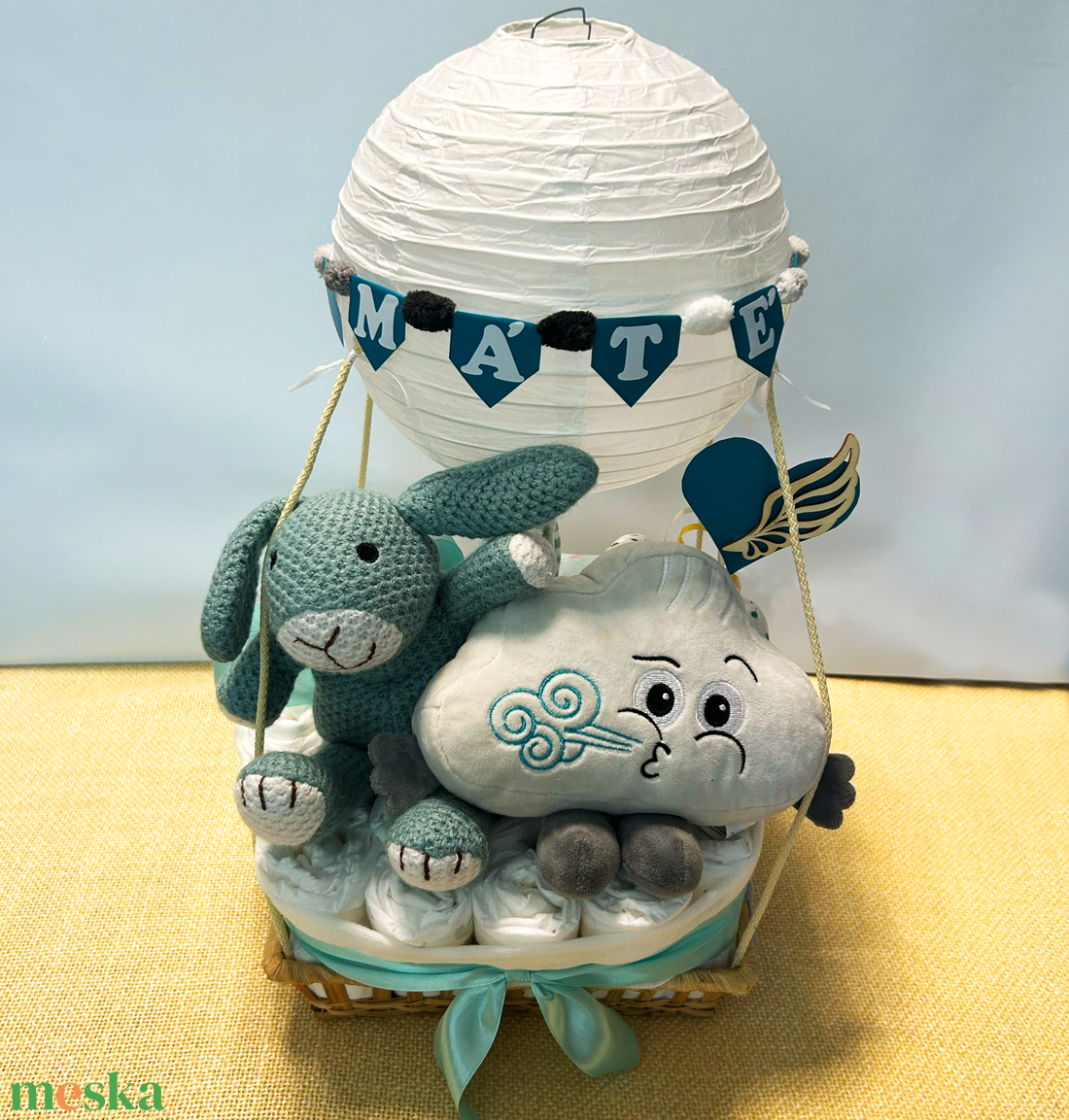 FELLEGEKBEN bababox, névre szóló babalátogató pelenkatorta, babaüdvözlő ajándék - baba - mama - pelenkázó, babafürdető kellékek - pelenkatorta - Meska.hu