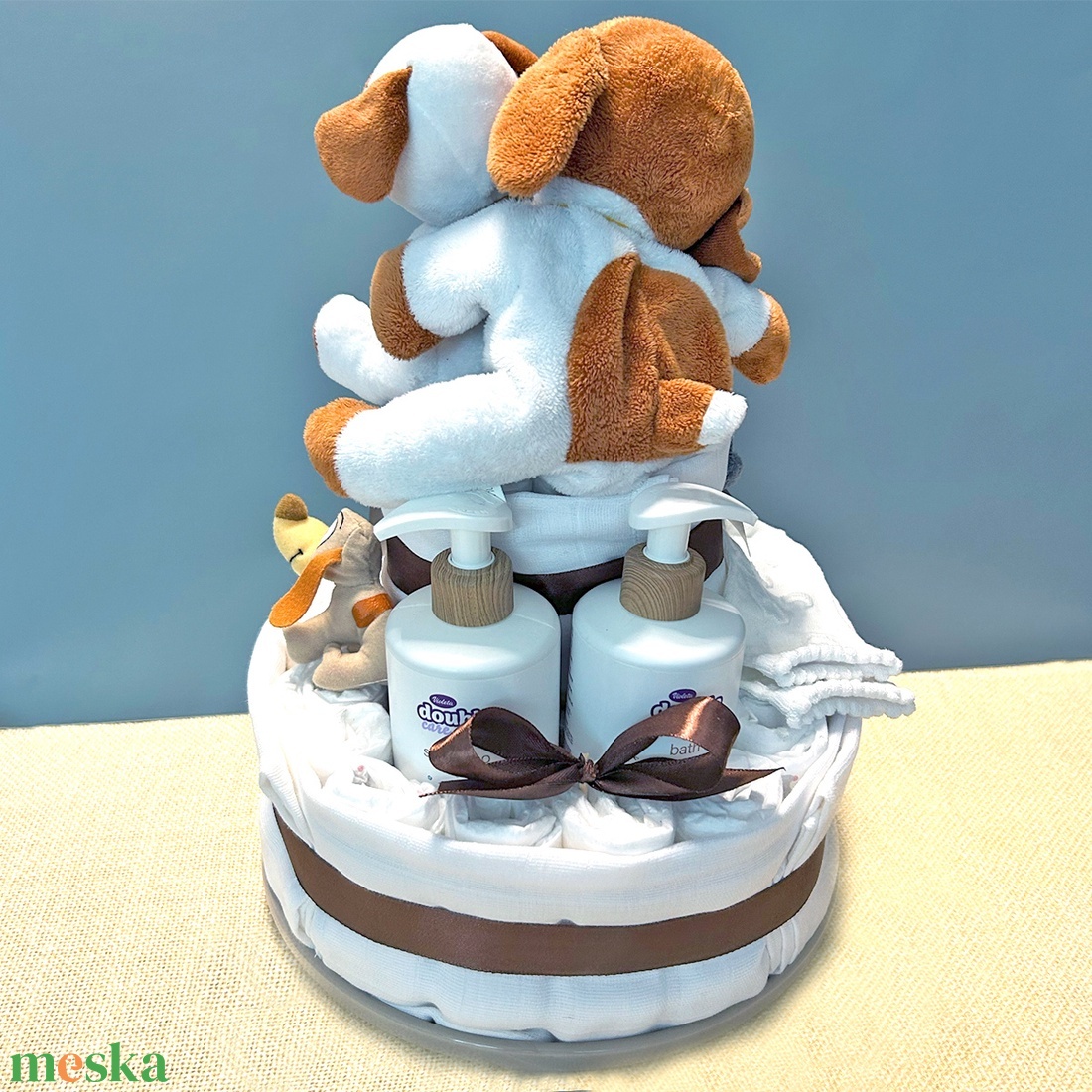 KUTYUS-TORTA nagy, emeletes névre szóló pelenkatorta, babalátogató-, babaüdvözlő ajándék - baba - mama - pelenkázó, babafürdető kellékek - pelenkatorta - Meska.hu