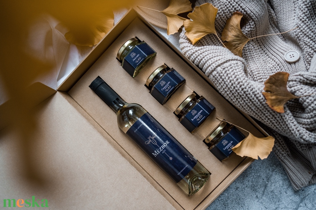 Mézbor akácmézből és 4 méz ajándékdobozban  - élelmiszer - méz & propolisz - Meska.hu