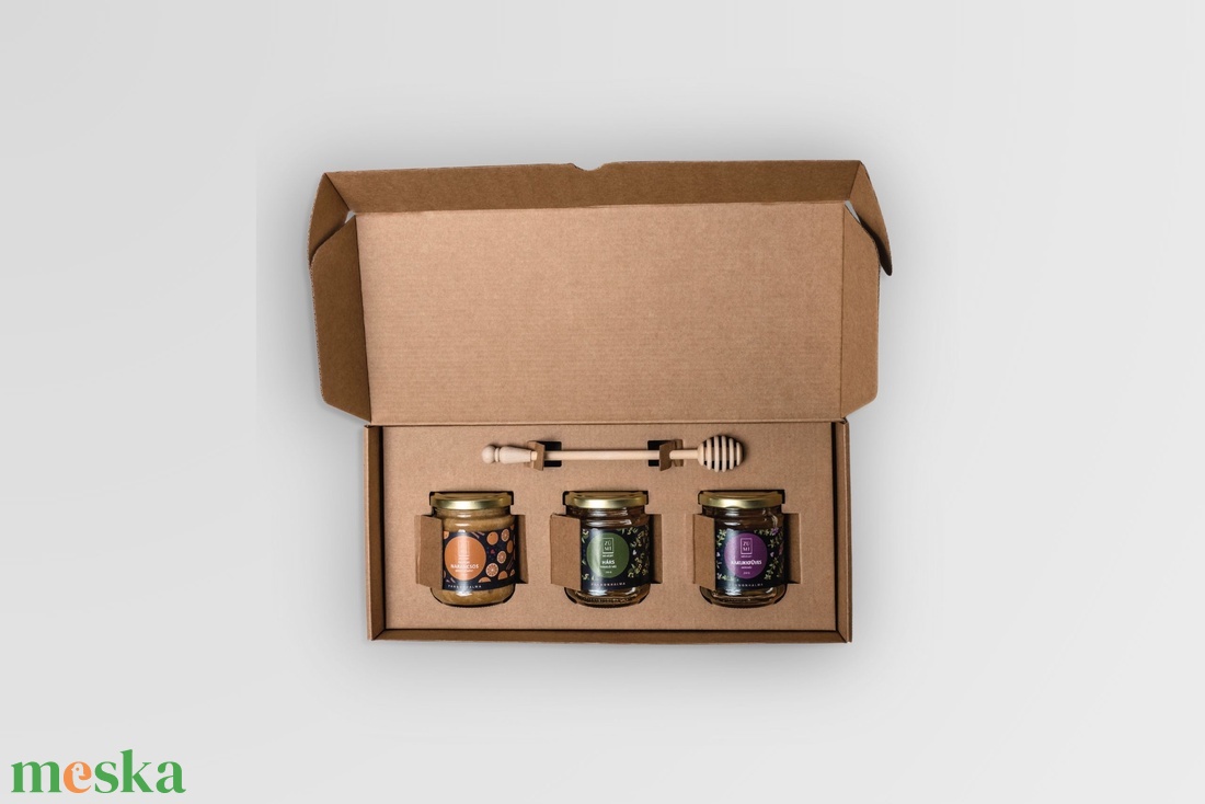 Mézválogatás mézcsurgatóval - élelmiszer - méz & propolisz - Meska.hu