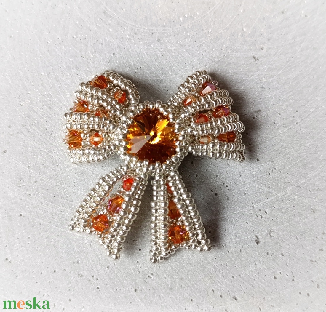 Masni bross, kitűző - ékszer - kitűző és bross - kitűző - Meska.hu Masni bross, kitűző - ékszer - kitűző és bross - kitűző - Meska.hu